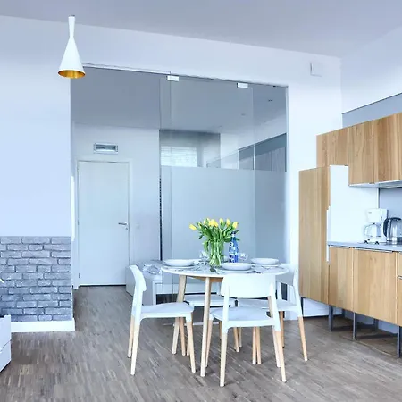 Przy Promenadzie Klif Z Bezposrednim Widokiem Na Morze