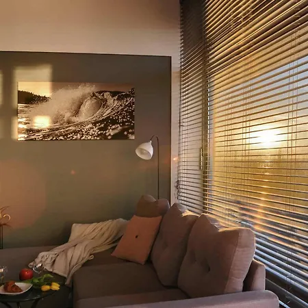 Przy Promenadzie Klif Z Bezposrednim Widokiem Na Morze