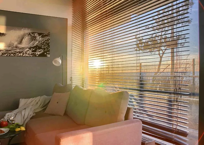 Przy Promenadzie Klif Z Bezposrednim Widokiem Na Morze Ustronie Morskie