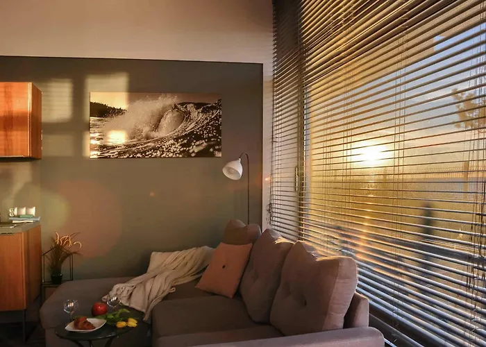 Przy Promenadzie Klif Z Bezposrednim Widokiem Na Morze